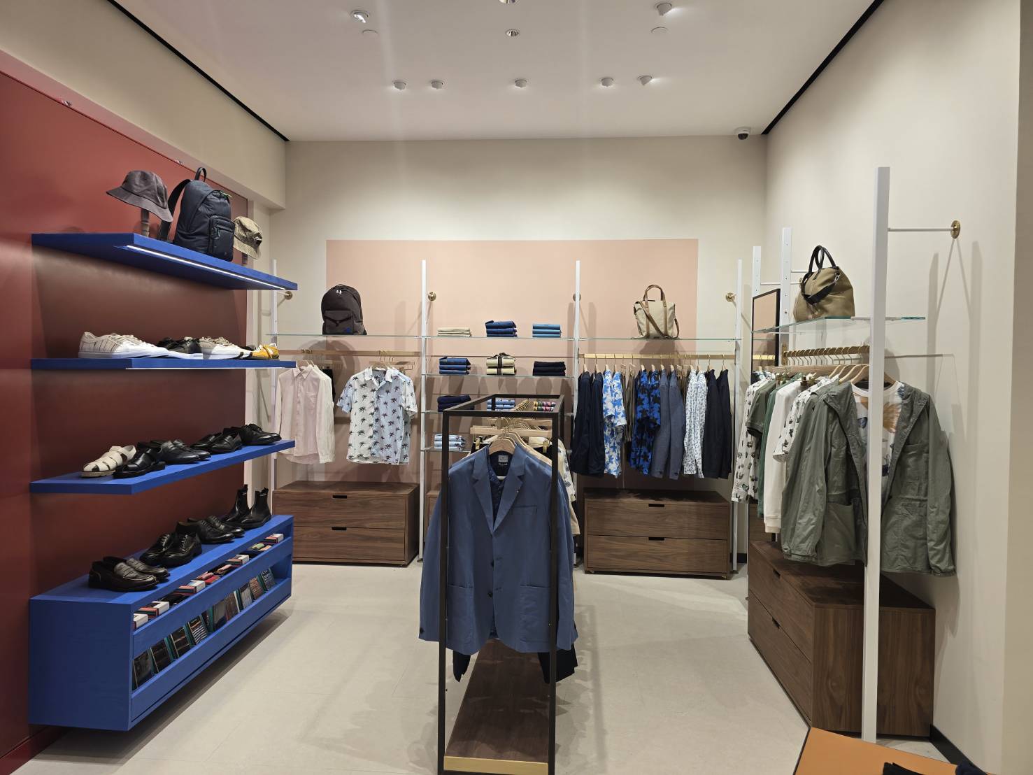 Paul Smith Siam Premium Outlet retail display